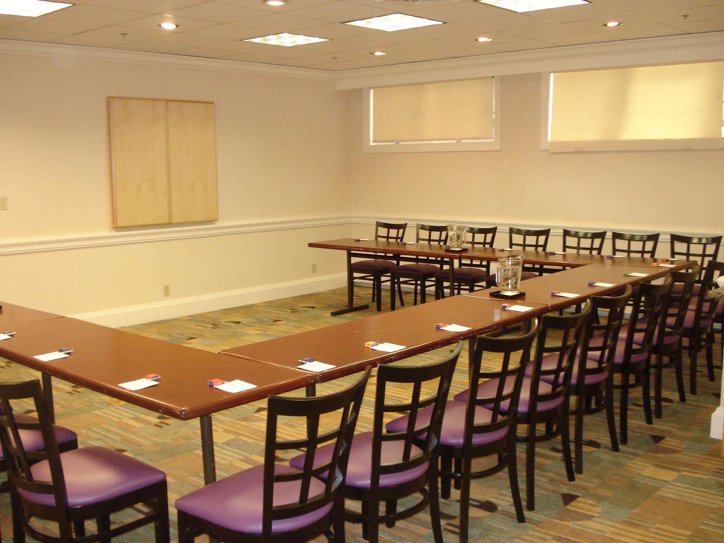 Hampton Inn & Suites Stamford Facilități foto